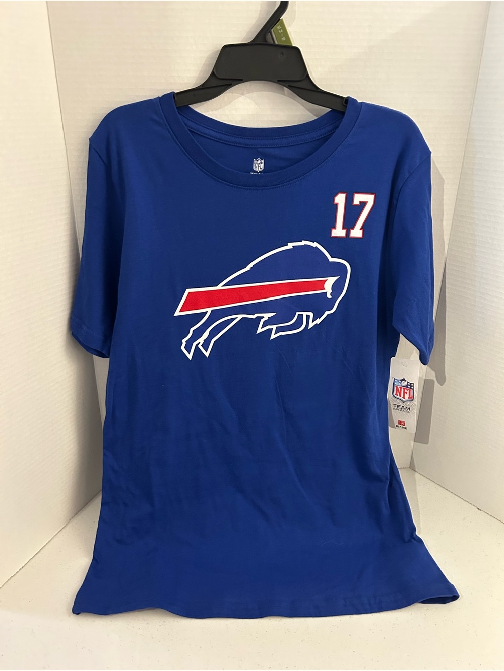 Youth XL (14/16) Buffalo Bills #17 Josh Allen Jersey/T-Shirt NWT Authentic.